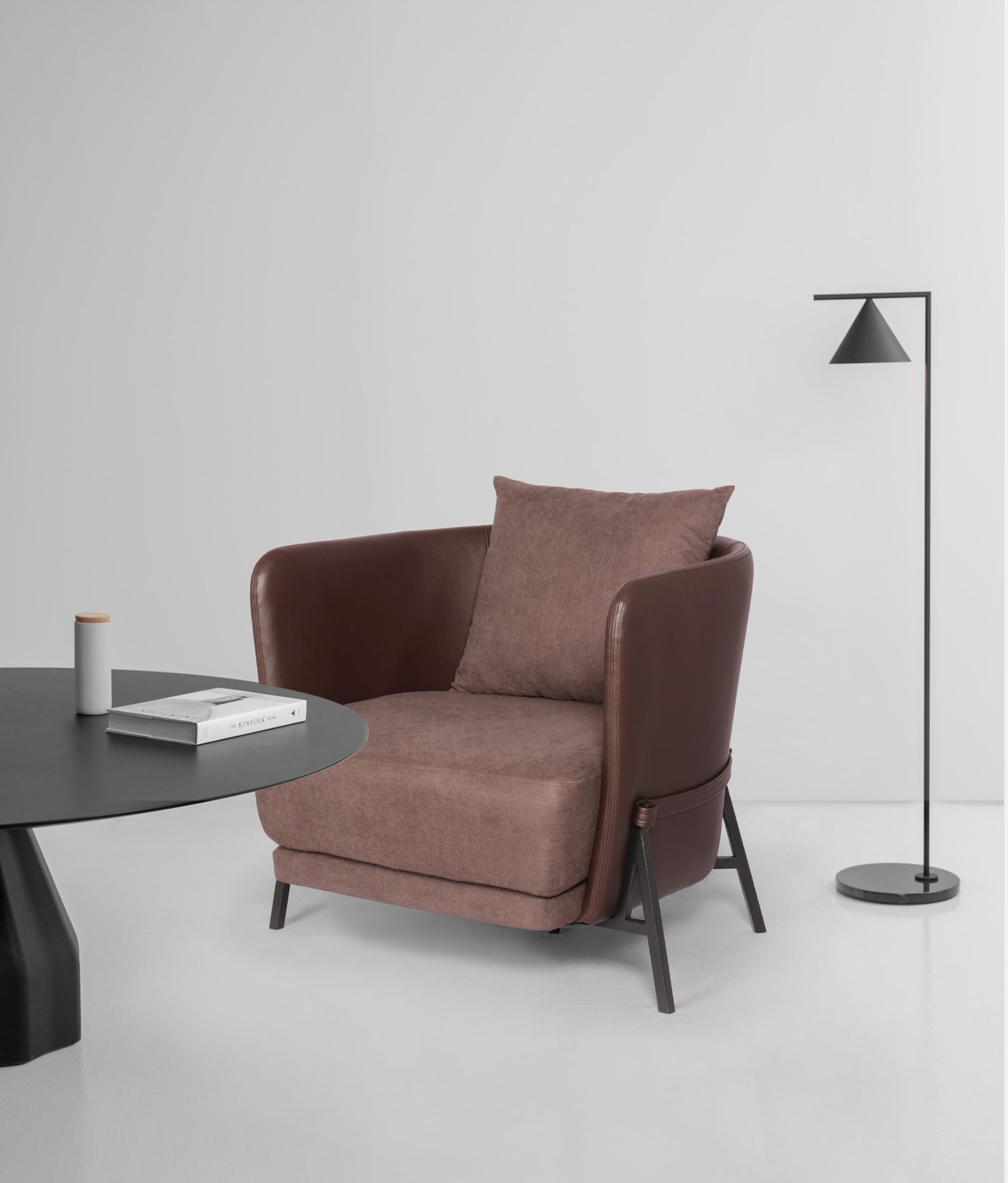 Dán lưng sofa Martin độc đáo, ôm trọn lấy người dùng