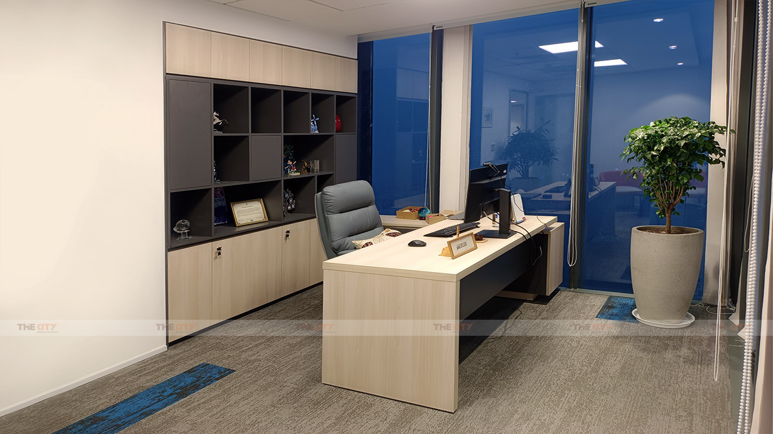 Executive Desk: The Centerpiece That Shapes the Brand Image of Financial Enterprises