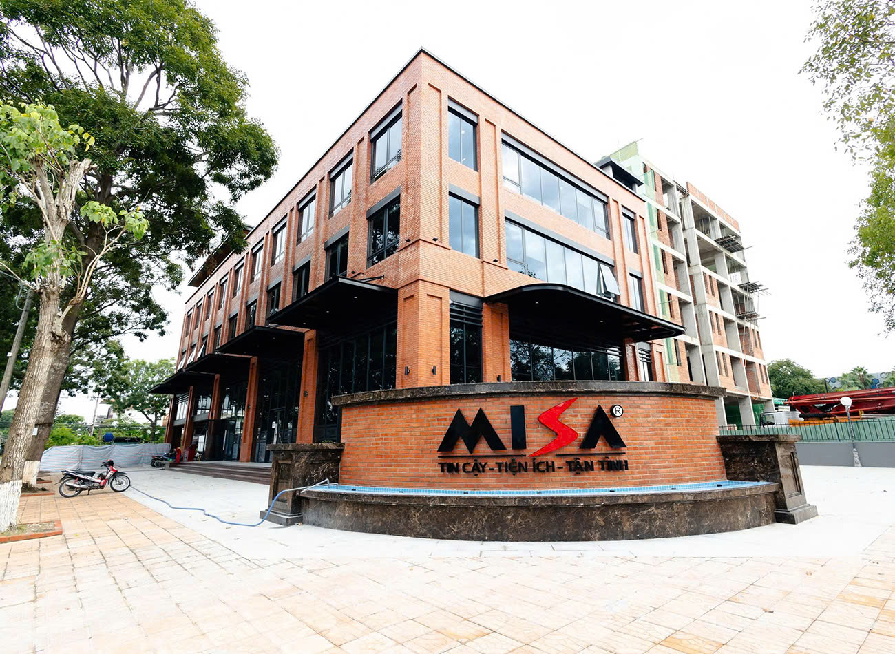 Doanh Nghiệp MISA Khoác Lên Hình Ảnh Đậm Chất "Tech" Từ Giải Pháp Bàn Ghế Nhân Viên The City